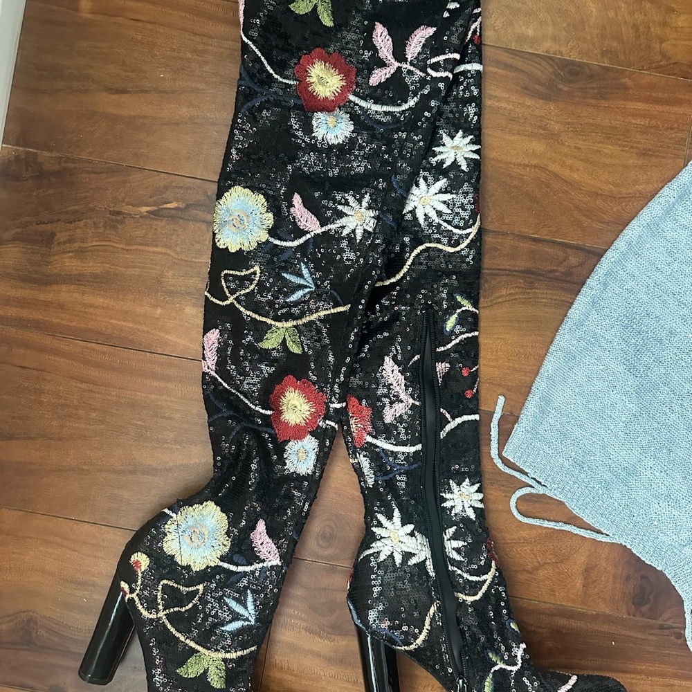 Floral Embroidered Sequined Black Boots - image 5